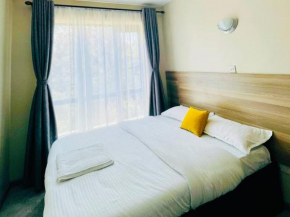 Zen & Spacious 1 BR with 72inch Screen